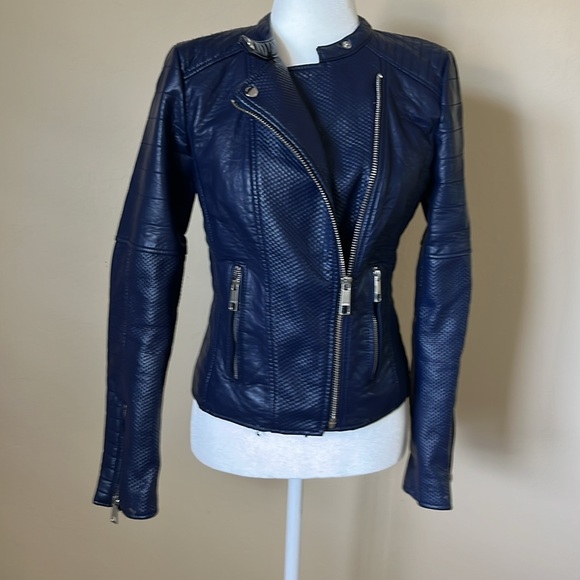 Guess Megan moto faux leather jacket.  Navy blue. Size XS.  Some wear. - Picture 5 of 8